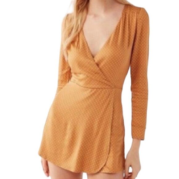 Urban Outfitters Gold White Polka-Dot Long Sleeve Faux Wrap Romper Size S - Picture 1 of 6